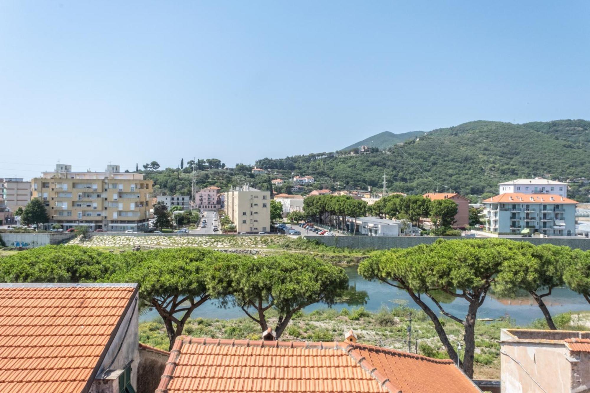Palazzo Oddo Rental Rooms Альбенга Экстерьер фото